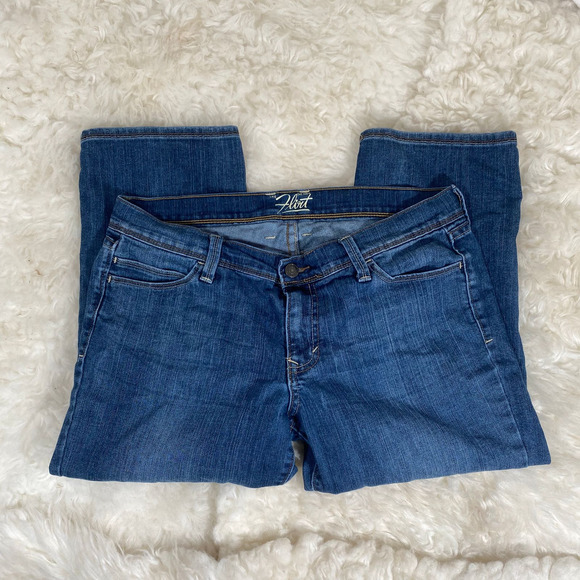 Old Navy Woman's The Flirt Regular Cut Capri's Sz 10 - Picture 3 of 7